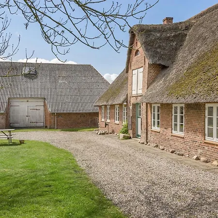 Inda - 10km From The Sea By Interhome *